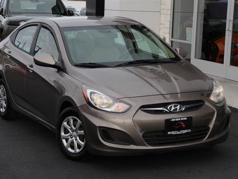 Used 2014 Hyundai Accent GLS image 1