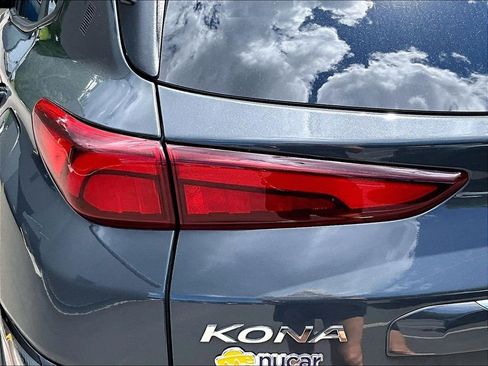 Used 2023 Hyundai Kona Limited AWD/4WD image 26