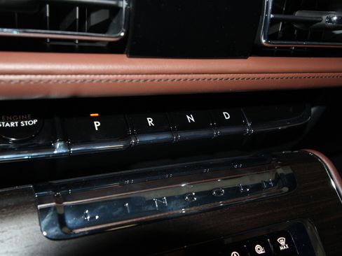 New 2026 Lincoln Aviator Reserve image 16