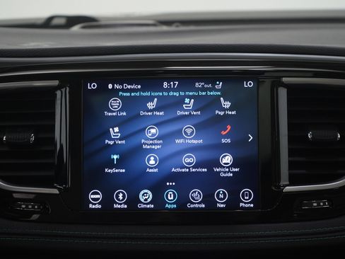 Used 2018 Chrysler Pacifica Limited w/ Advanced Safetytec Group FWD image 21