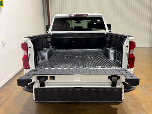 Used 2022 Chevrolet Silverado 2500 Custom w/ Custom Value Package image 47