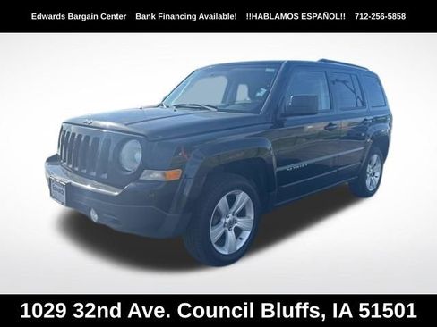 Used 2014 Jeep Patriot Latitude AWD/4WD image 3