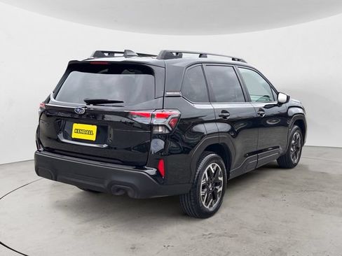 Certified 2025 Subaru Forester Premium AWD/4WD image 5
