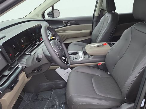 New 2026 Kia Carnival image 18