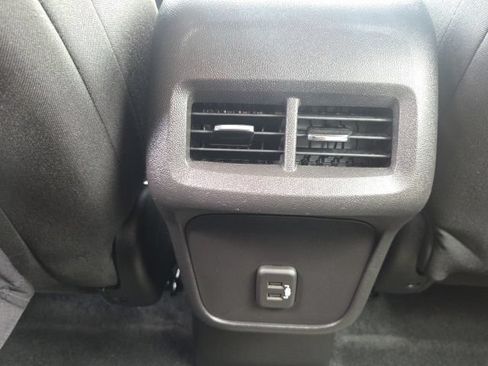 Used 2024 Chevrolet Equinox LT w/ Driver Convenience Package FWD image 19