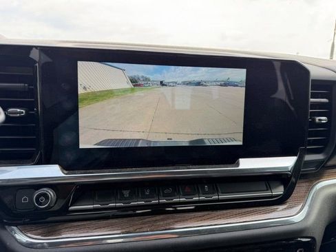 Used 2024 Chevrolet Silverado 2500 LT w/ Convenience Package image 18