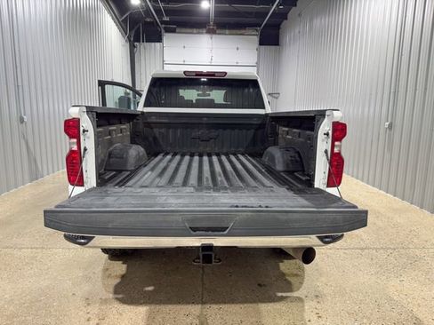 Used 2023 Chevrolet Silverado 2500 LT image 5
