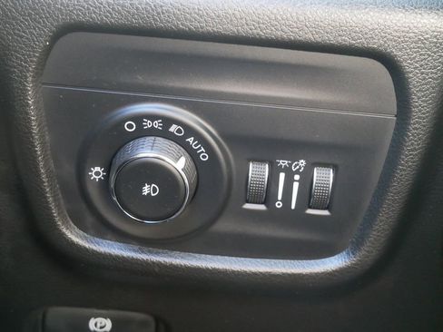 Certified 2023 Jeep Grand Cherokee Summit w/ Adv Protech Group IV image 32