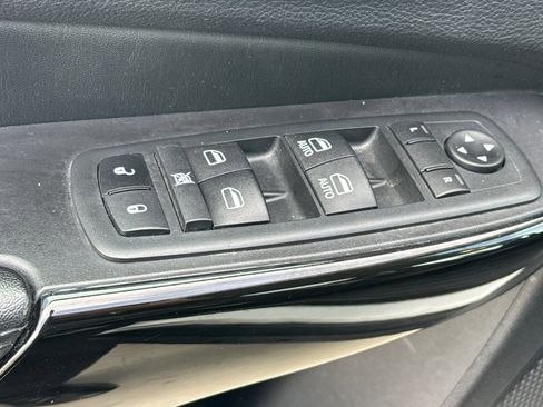 Used 2020 Jeep Cherokee Latitude Plus image 13