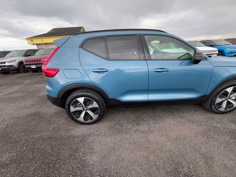 Used 2024 Volvo XC40 B5 Core AWD/4WD image 16