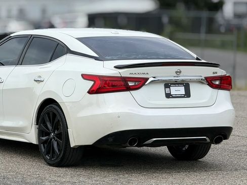 Used 2016 Nissan Maxima SR w/ Midnight Edition FWD image 16
