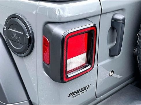 Used 2019 Jeep Wrangler Unlimited Sport S AWD/4WD image 30