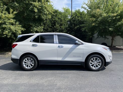 Used 2018 Chevrolet Equinox LT FWD image 10