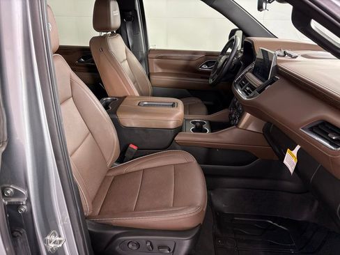 Used 2024 Chevrolet Suburban High Country w/ Premium Package image 52