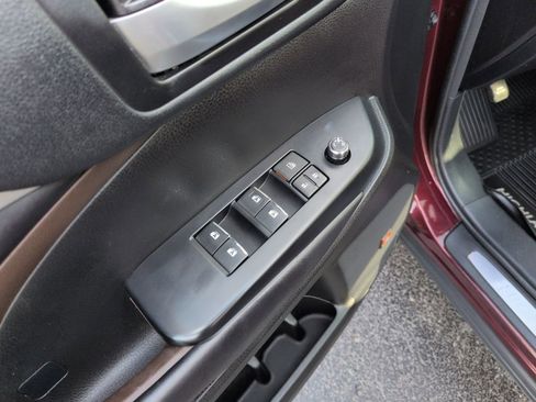 Used 2018 Toyota Highlander Limited image 11