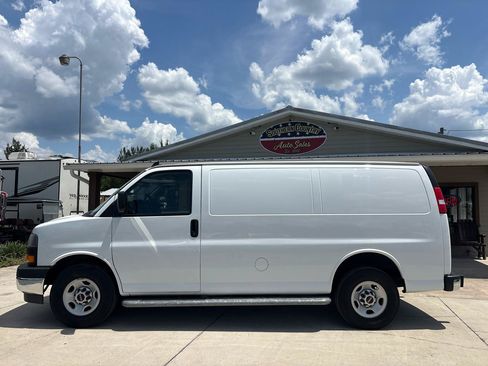 Used 2021 GMC Savana 2500 w/ Driver Convenience Package RWD image 8