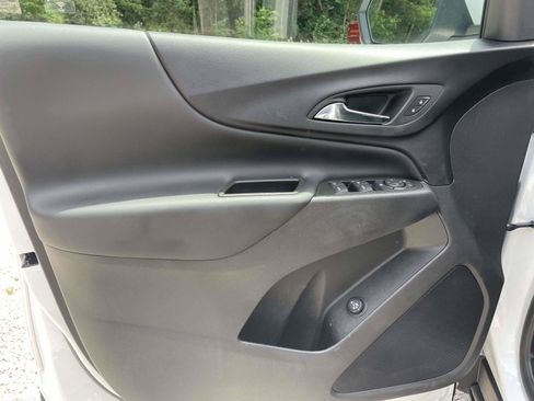 Used 2024 Chevrolet Equinox LT FWD image 5