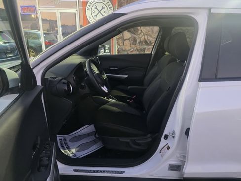 Used 2020 Nissan Kicks SV image 11