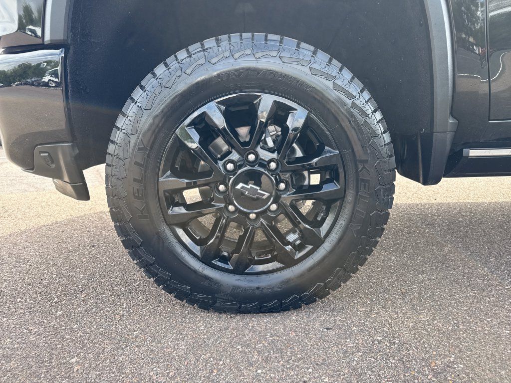 Used 2022 Chevrolet Silverado 3500 High Country w/ Z71 Off-Road Package AWD/4WD image 26