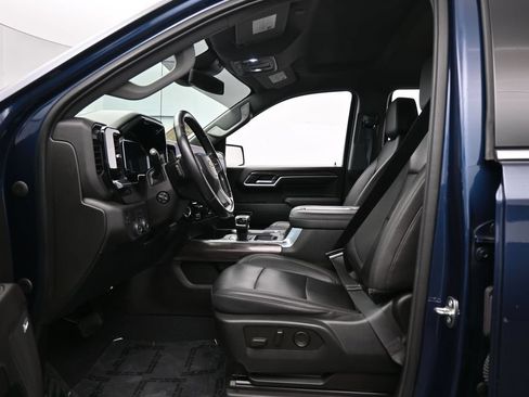 Used 2022 Chevrolet Silverado 1500 LTZ RWD image 11