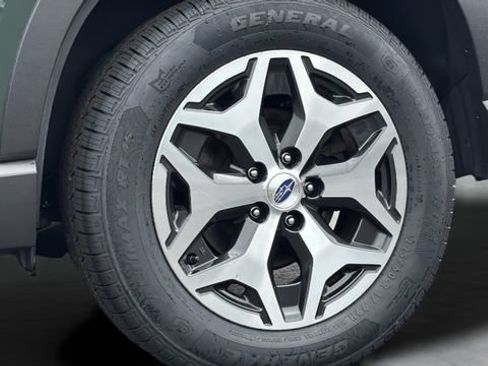 Used 2024 Subaru Forester Premium AWD/4WD image 17