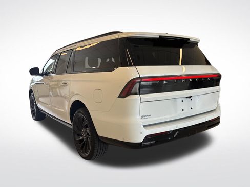 Certified 2025 Lincoln Navigator L Reserve w/ Jet Appearance Package AWD/4WD image 2