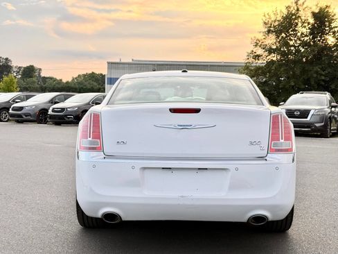 Used 2014 Chrysler 300 C RWD image 12