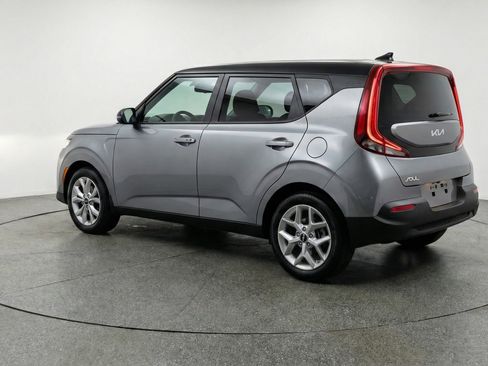 Used 2025 Kia Soul LX w/ LX Technology Package FWD image 6