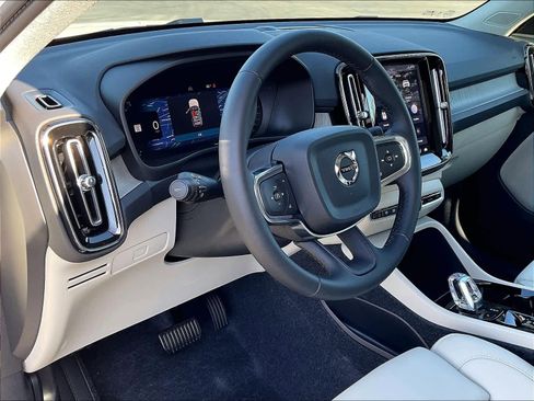 New 2026 Volvo XC40 B5 Plus w/ Protection Package Premier AWD/4WD image 8