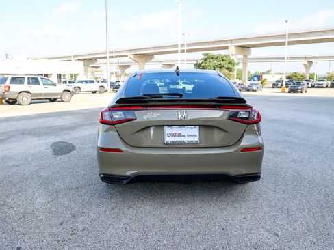 Used 2025 Honda Civic Sport image 8