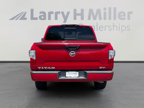 Certified 2021 Nissan Titan SV w/ SV Convenience Package RWD image 4