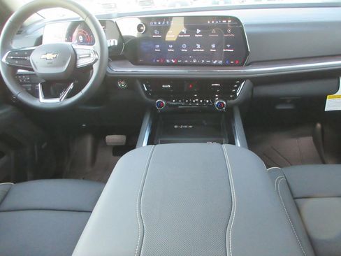 New 2026 Chevrolet Suburban Premier w/ Sun And Tow Package image 17