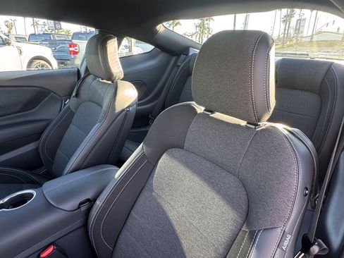 Certified 2025 Ford Mustang Coupe image 19