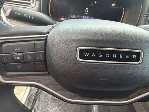 Used 2023 Jeep Wagoneer L Series II image 19