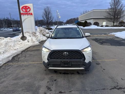 Used 2023 Toyota Corolla Cross LE image 8