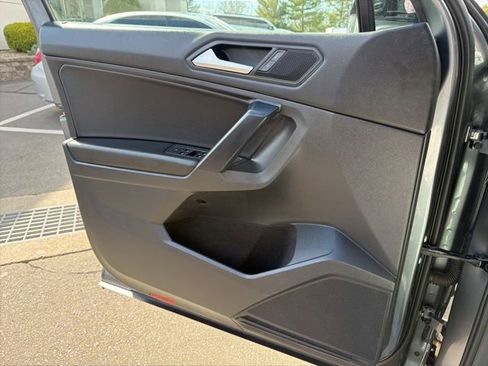 Used 2021 Volkswagen Tiguan SE R-Line image 18