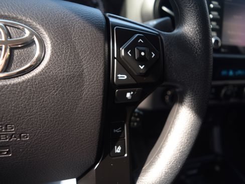 Used 2022 Toyota Tacoma SR AWD/4WD image 5