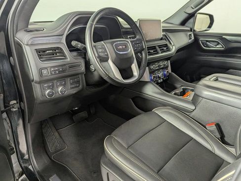 Used 2023 GMC Yukon SLT w/ SLT Premium Package image 15