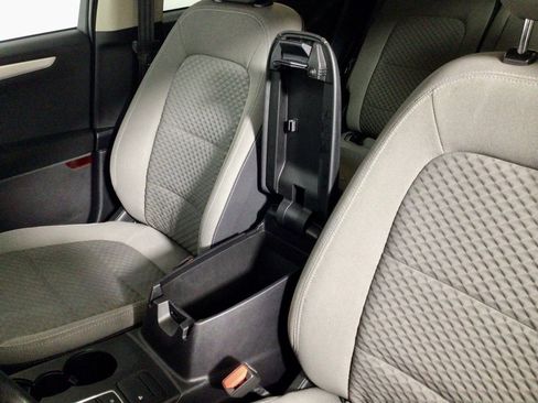 Used 2020 Ford Escape SE Sport image 25