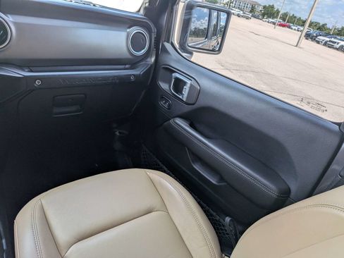 Used 2018 Jeep Wrangler Unlimited Rubicon AWD/4WD image 20
