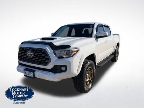 Used 2018 Toyota Tacoma TRD Sport w/ Technology Package image 3