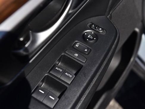 Used 2022 Honda CR-V Touring image 8