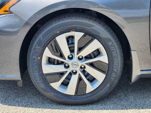 New 2025 Nissan Altima 2.5 S image 8