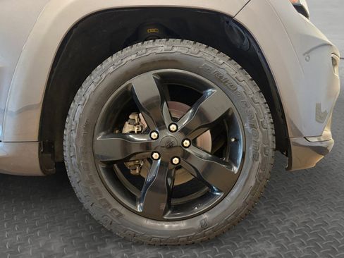 Used 2016 Jeep Grand Cherokee High Altitude AWD/4WD image 41