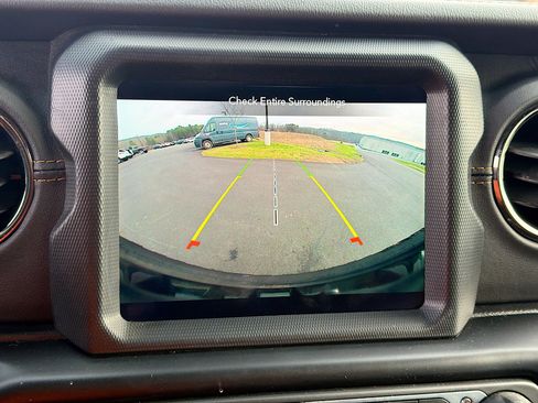 Used 2021 Jeep Wrangler Unlimited Sahara image 18