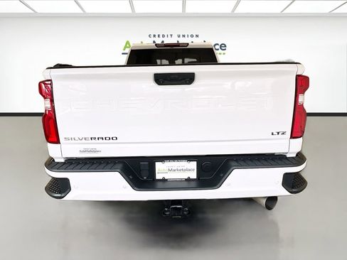 Used 2024 Chevrolet Silverado 2500 LTZ w/ LTZ Plus Package image 5