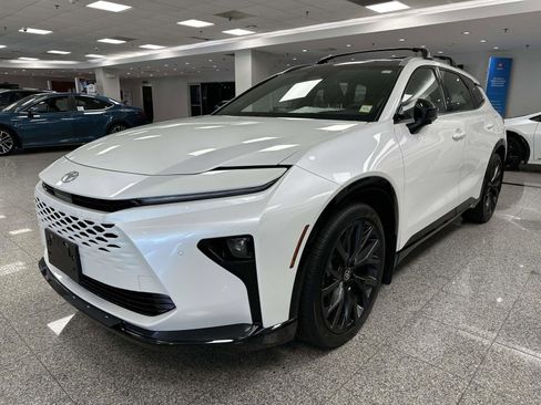 New 2025 Toyota Crown Signia AWD/4WD image 7