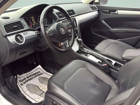 Used 2013 Volkswagen Passat TDI SE image 19