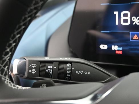 New 2025 Chevrolet Equinox EV LT w/ Convenience Package II AWD/4WD image 17