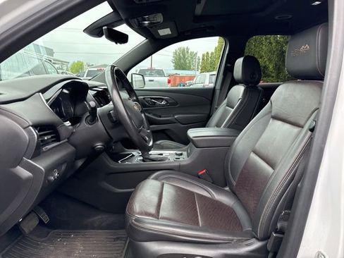 Used 2022 Chevrolet Traverse High Country w/ LPO, 'HIT The Road' Package AWD/4WD image 5